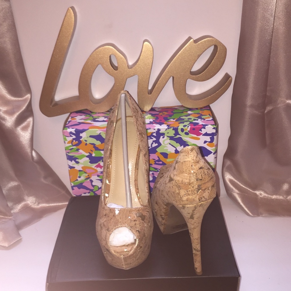Corkscrew peep toe heel